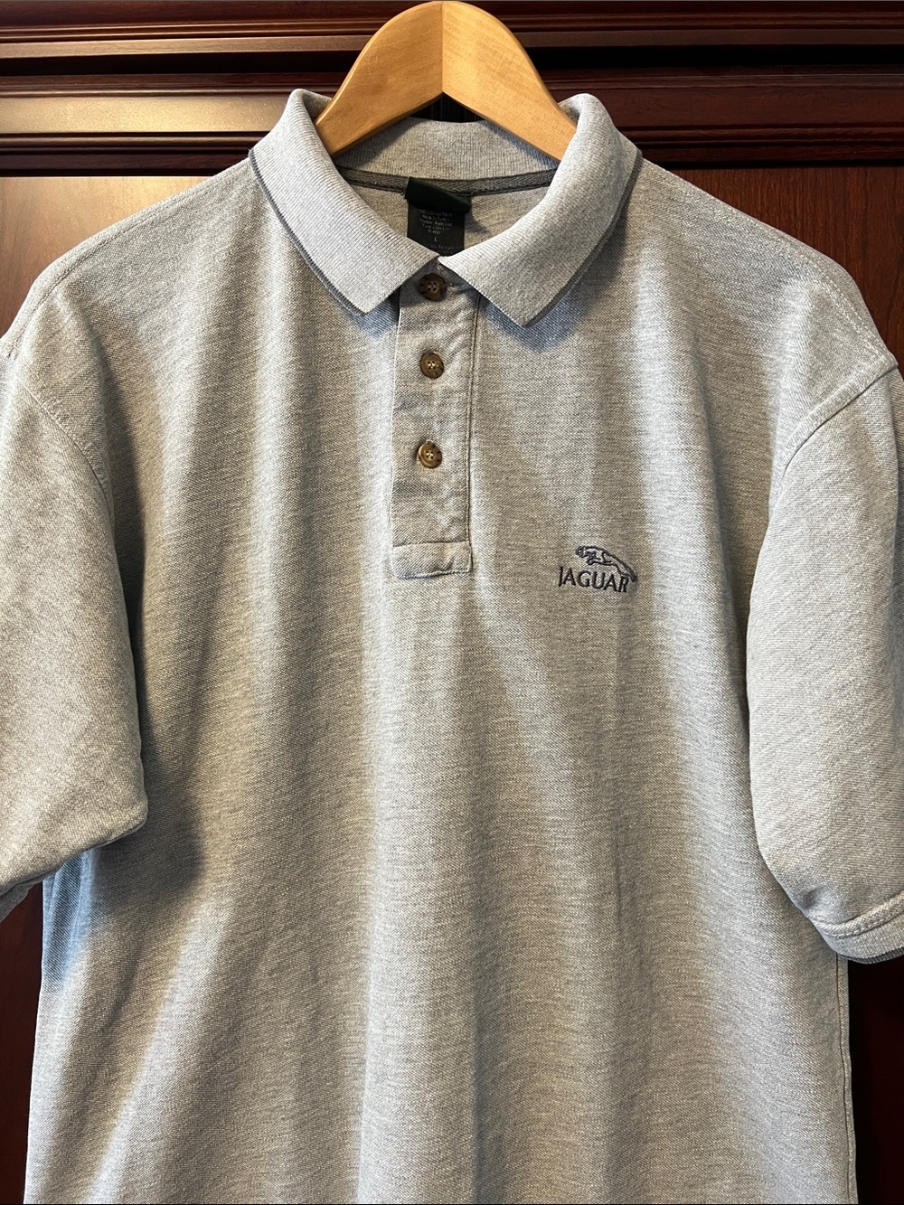 Like New Jaguar 100% Cotton Comfort Fit Men's Light Gray Golf ⛳️ Polo Shirt!